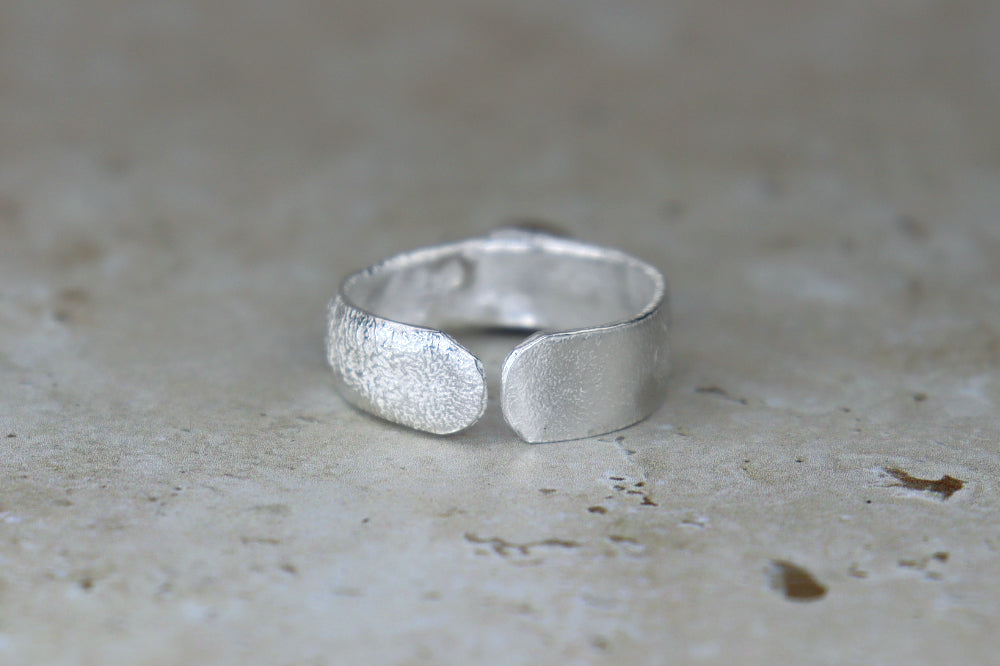 UK Size S Reticulated Welsh Sea Glass Ring